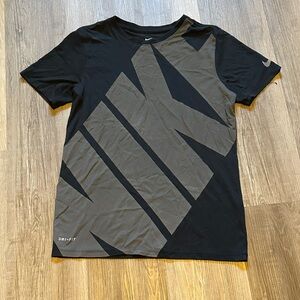 Nike Black and Gray Short Sleeve Tees Athletic Wear